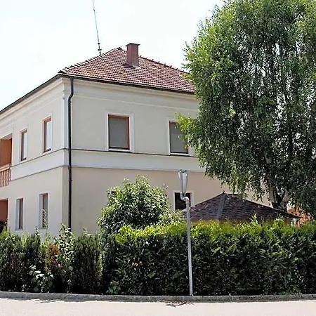 Gaestehaeuser Anni Ehrndorfer Aparthotel