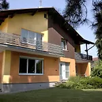 Gaestehaeuser Anni Ehrndorfer Apartahotel Ried im Innkreis