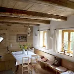 Gaestehaeuser Anni Ehrndorfer Apartahotel Ried im Innkreis