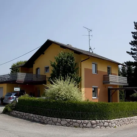 Lejlighedshotel Gaestehaeuser Anni Ehrndorfer 4*