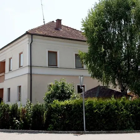 Gaestehaeuser Anni Ehrndorfer 4*